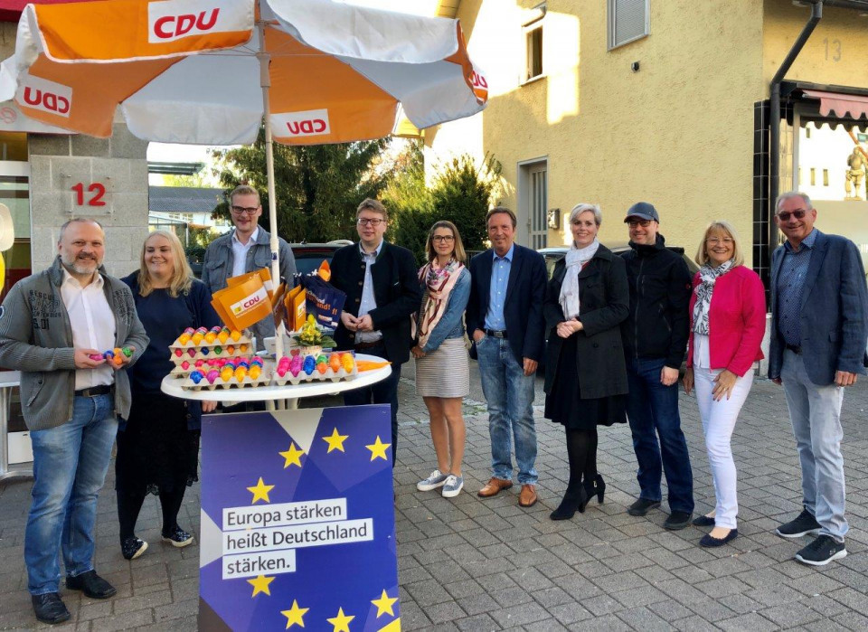 Engagierte Kandidatinnen und Kandidaten vor Ort: Karsten Kirchner, Kerstin Kirsch, Thomas Müller, Steffen Kirsch, Carina Depner, Ralf Bohlmann, Jana Hartnigk, Sven Hartnigk, Karin Gebauer-Pavokovic, Hans-Jürgen Buck. Nicht auf dem Bild: Georg Strohmaier u Engagierte Kandidatinnen und Kandidaten vor Ort: Karsten Kirchner, Kerstin Kirsch, Thomas Müller, Steffen Kirsch, Carina Depner, Ralf Bohlmann, Jana Hartnigk, Sven Hartnigk, Karin Gebauer-Pavokovic, Hans-Jürgen Buck. Nicht auf dem Bild: Georg Strohmaier u
